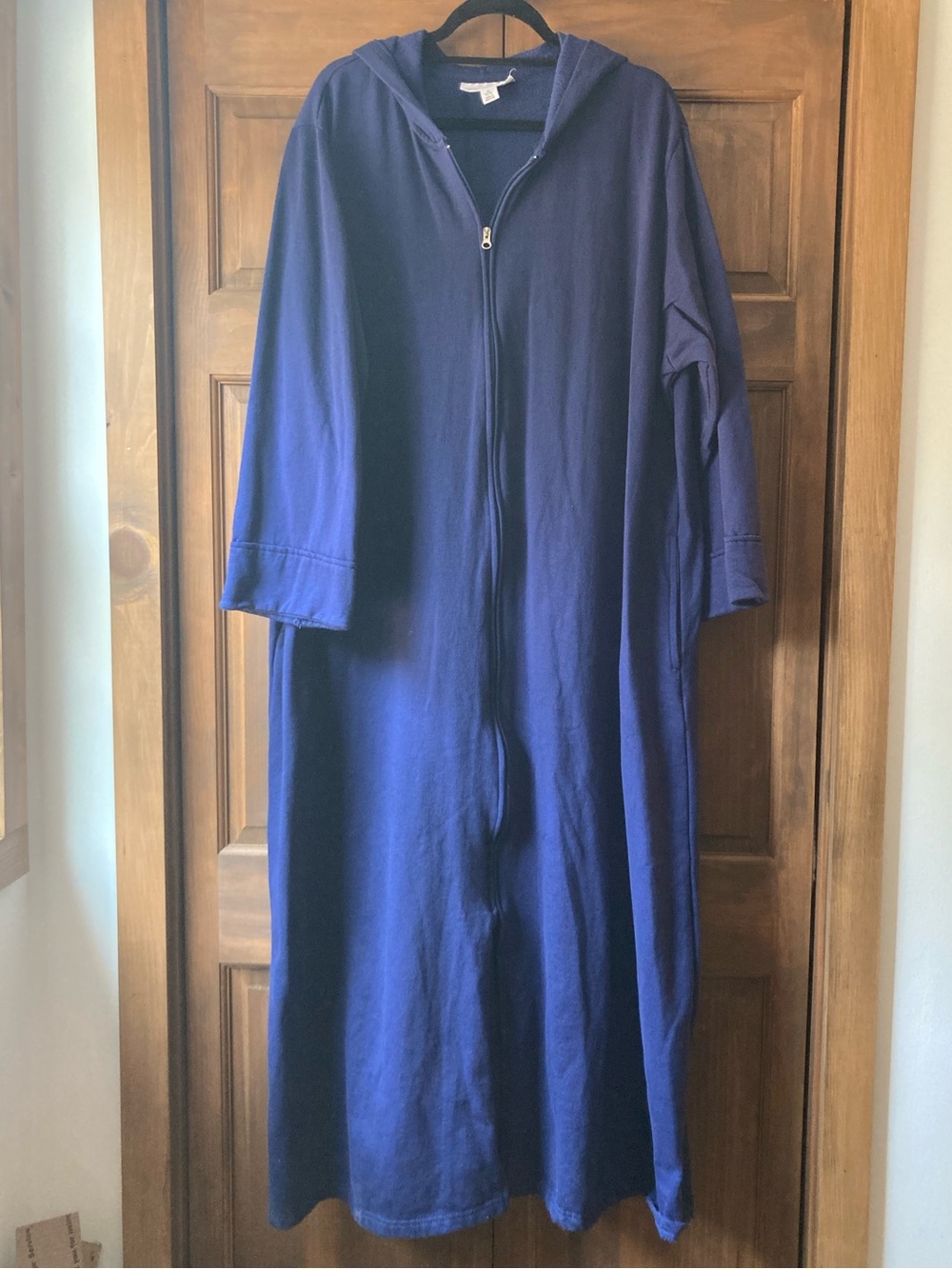 Dreams Co. Dark Blue Zip-up Hooded Sweatshirt-Robe Medium (14/16)